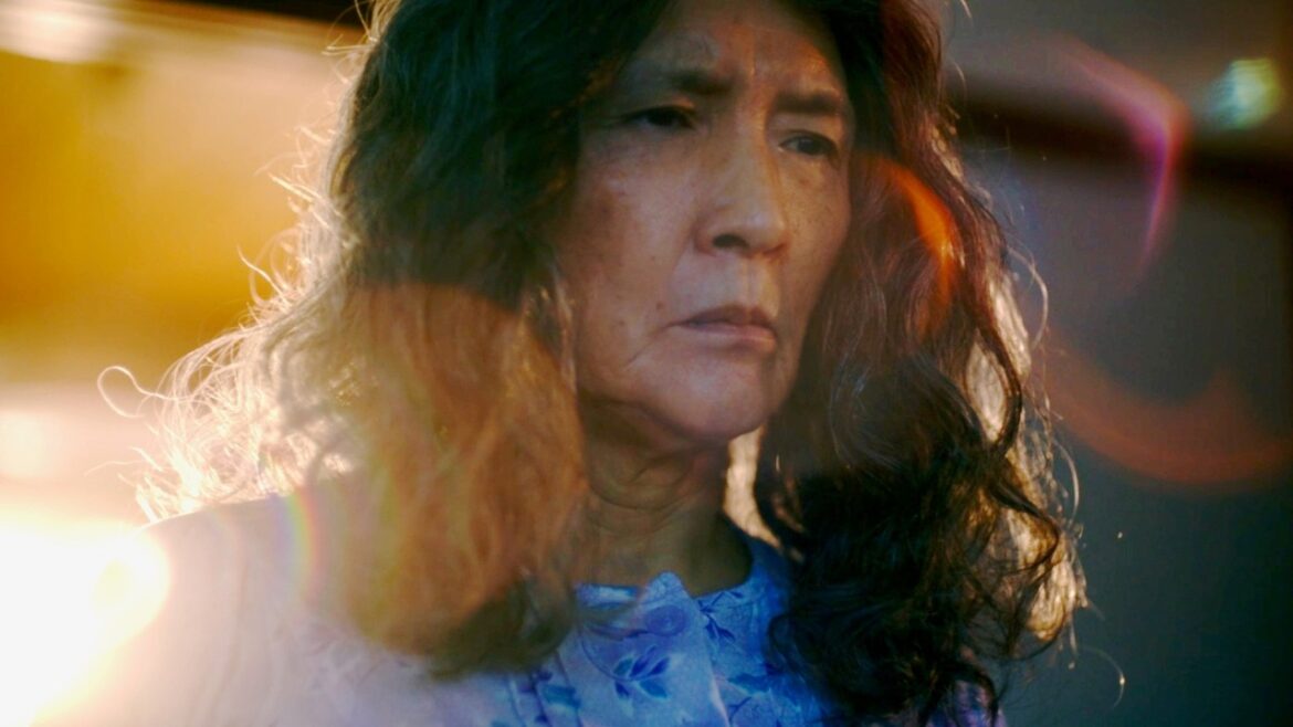 絶望の淵から認知症の祖母が大覚醒！地獄送りの復讐劇へ／映画『サユリ』本編映像