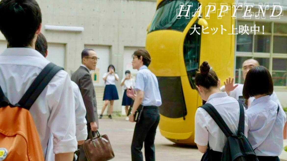 佐野史郎の愛車が見事に美しい縦直立に／映画『HAPPYEND』メイキング映像