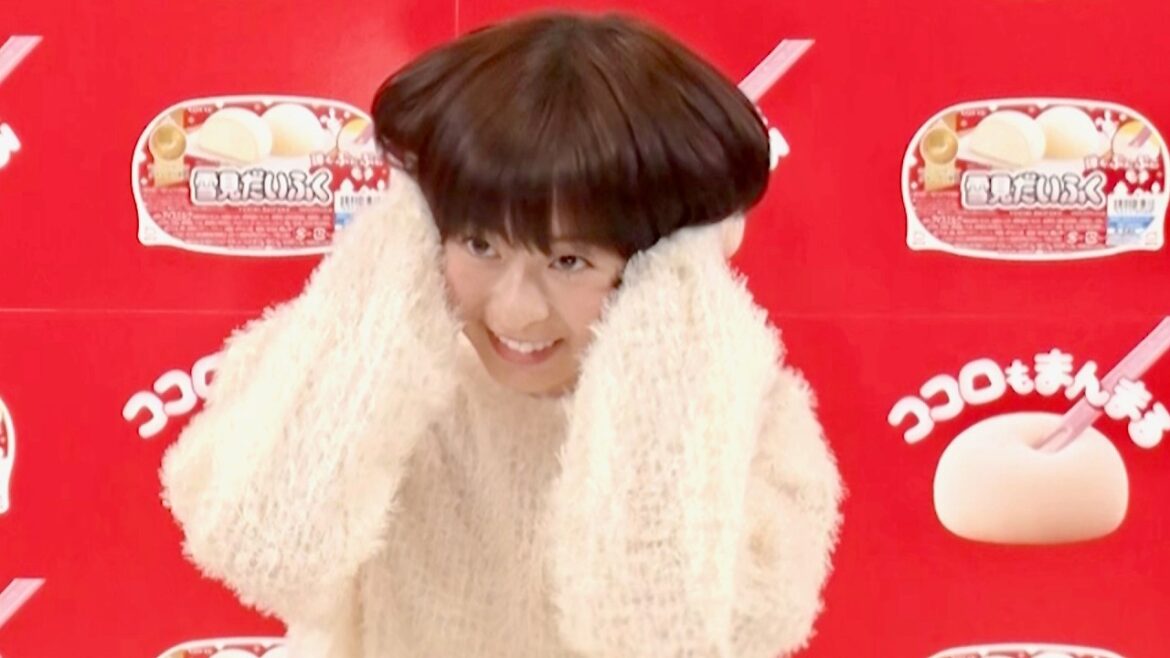 森七菜、ショートカットに“まんまるポーズ”がよく似合う／ロッテ雪見だいふくCM＋インタビュー＋メイキング