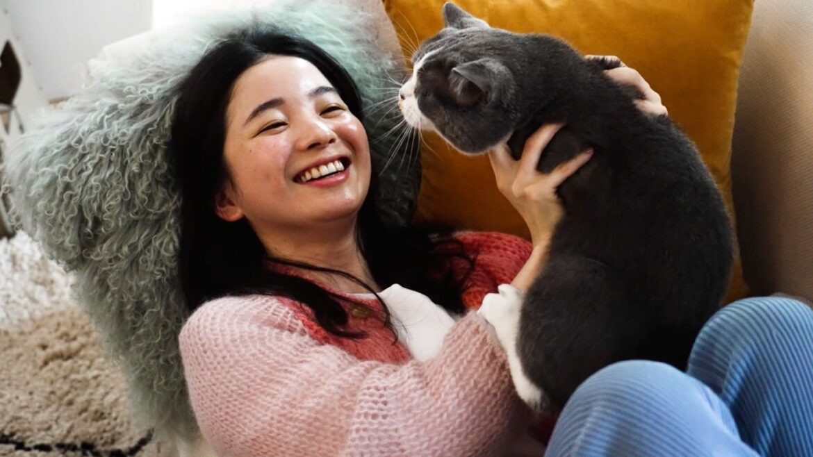 福地桃子、透明感溢れるアカペラ披露！猫と一緒に温かく優しい雰囲気／積水化学工業 あったかハイム CM＋インタビュー＋メイキング