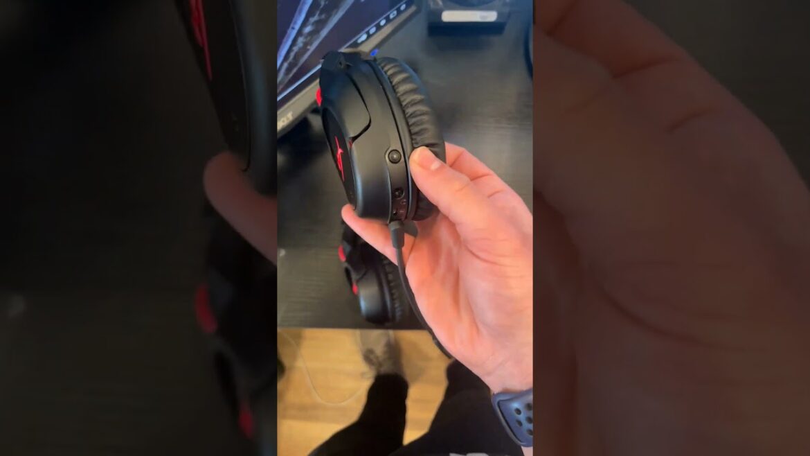 HyperX Cloud Flight Wireless Gaming Headset Review - 30-Hour Battery, Noise Cancelling Mic