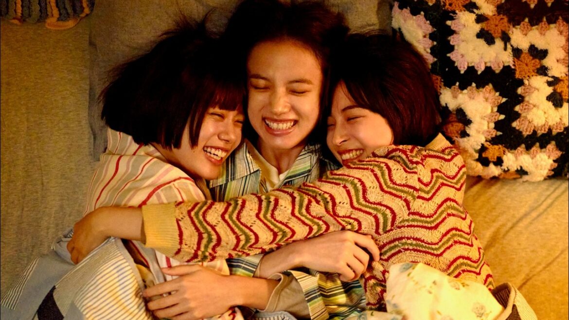 広瀬すず、杉咲花、清原果耶、トリプル主演！『花束みたいな恋をした』脚本・坂元裕二と監督・土井裕泰／映画『片思い世界』特報
