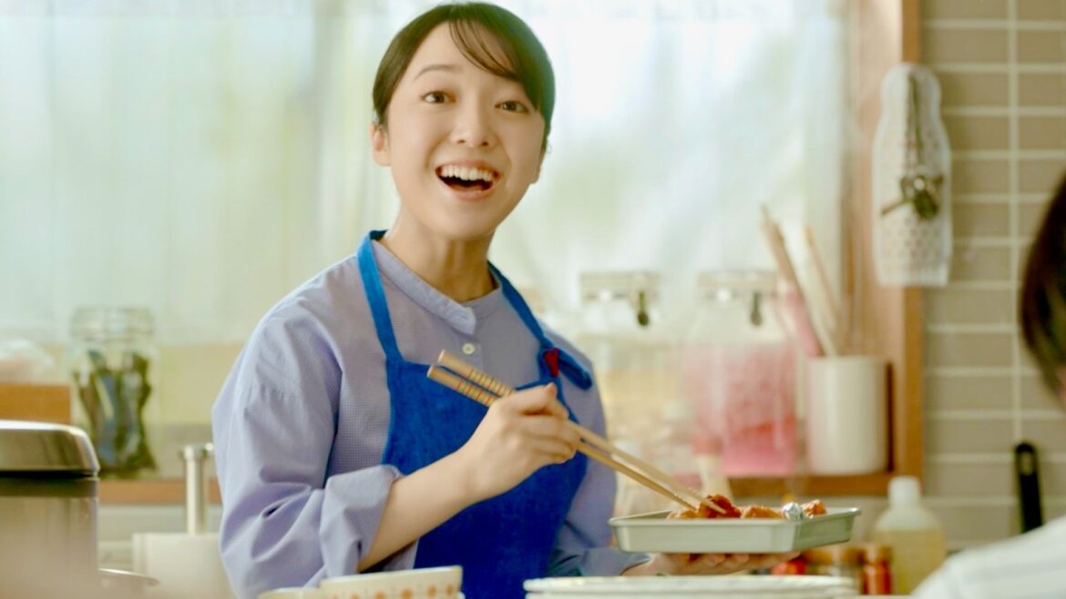 上白石萌音、西島秀俊に「パパ！」山崎賢人が驚き！サントリー生ビール CM