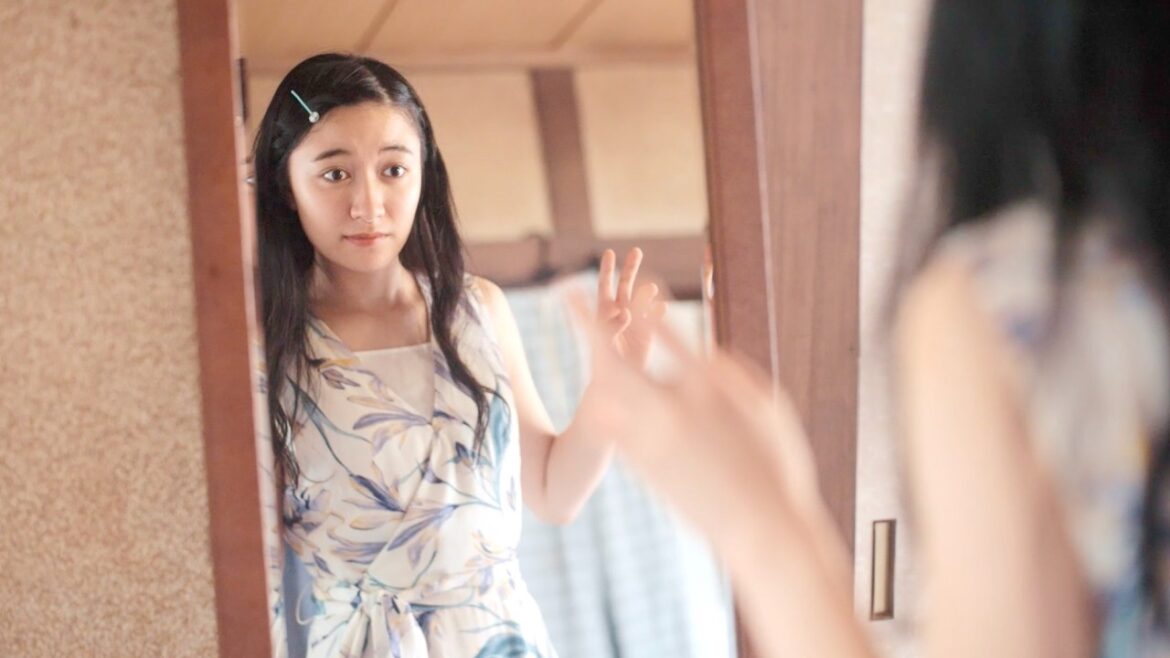 聴覚過敏を持つ自閉症の少女が憧れのワンピース着て外の世界に踏み出す／映画『美晴に傘を』本編映像