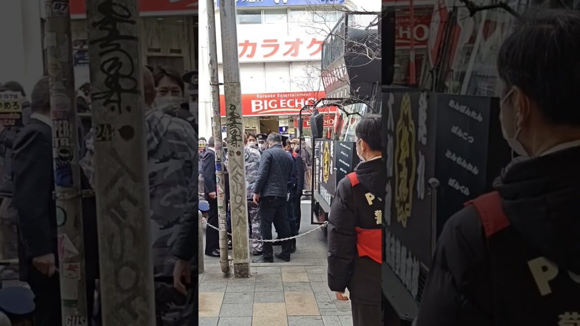 デモ行進、物々しい緊張感、ガードする警視庁機動隊🚨👮