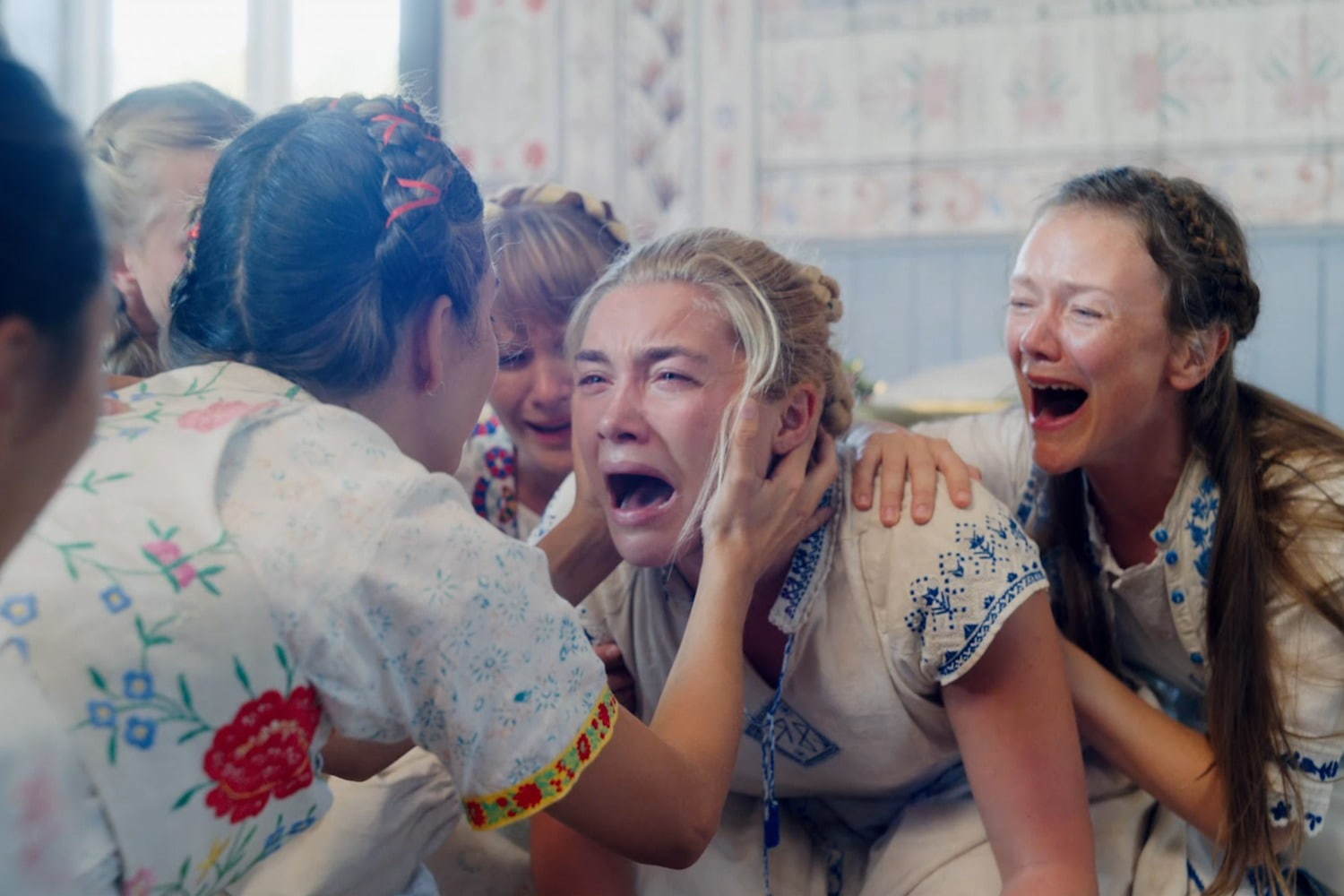 アリ・アスターのスリラー映画『ミッドサマー』“不穏な祝祭”