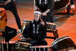 郷嵐會による迫力ある和太鼓の演奏は会場の皆さんの心と体に響き渡りました。