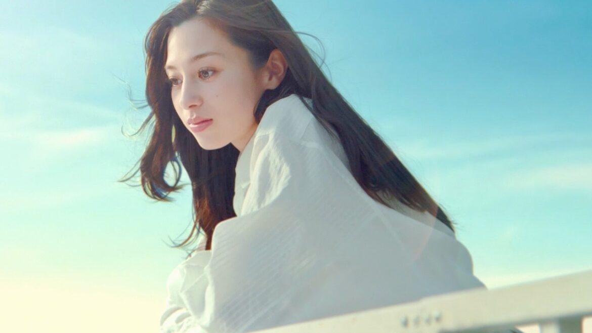 中条あやみ、生理中の女性を優しく見守り軽やかステップ/エリス 素肌のきもち ルナフィット CM+インタビュー+メイキング 中条あやみ、生理中の女性を優しく見守り軽やかステップ/エリス 素肌のきもち ルナフィット CM+インタビュー+メイキング