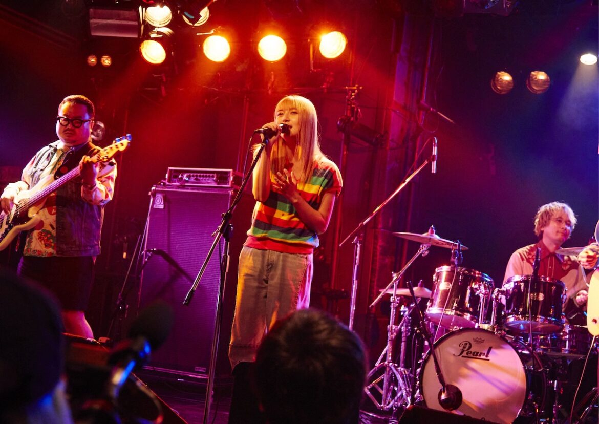 『パリピ孔明 THE MOVIE』の新鮮な驚き 日本の音楽シーンに希望を感じさせる一作に|Real Sound|リアルサウンド 映画部 映画『パリピ孔明』ドラマの魅力をどう表現?