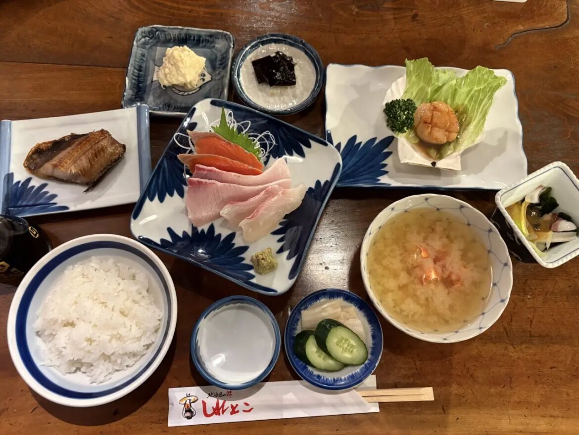 【江戸川区】月9ドラマのロケ地、実はここ!昭和35年創業「しれとこ」でドラマセット定食販売中です | 号外NET 江戸川区 月9のロケ地になった江戸川区の「しれとこ」