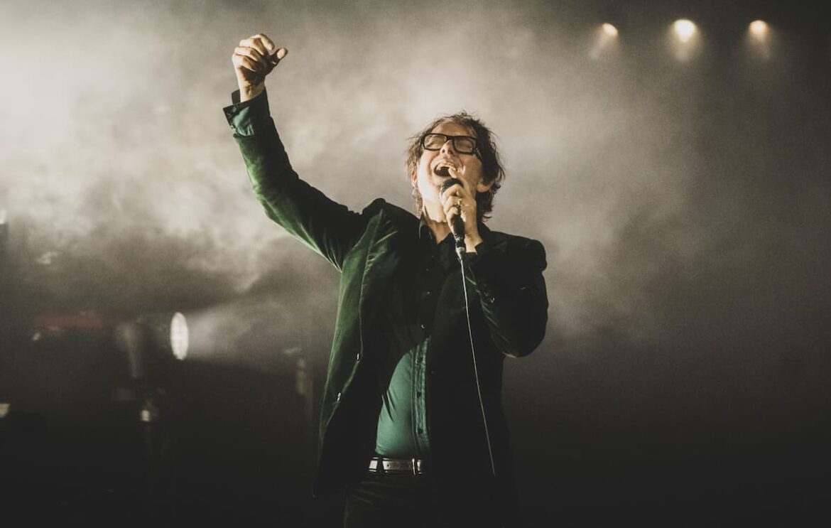 パルプ、英TV番組で“Spike Island”を披露したパフォーマンス映像が公開 | NME Japan パルプ、英TV番組で“Spike Island”を披露したパフォーマンス映像が公開 | NME Japan