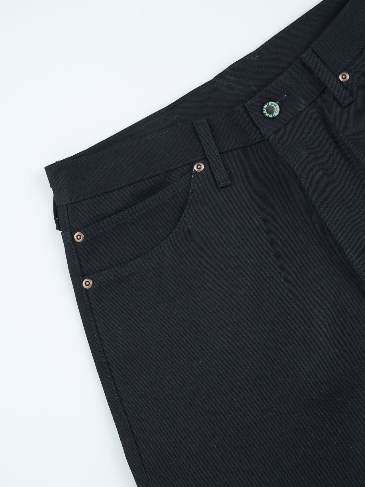 Brain Deadのジーンズ「Type01 13.2oz Selvedge Denim」のコインポケット