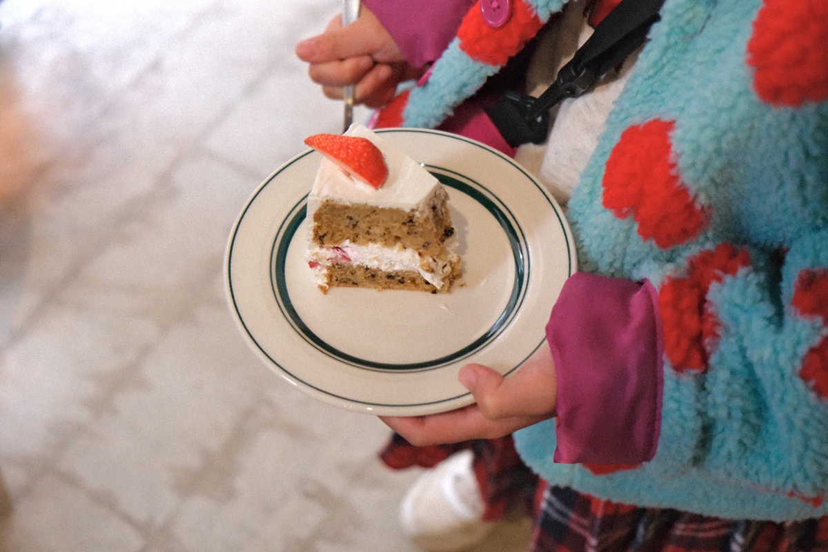物語世界をイメージしてつくられたショートケーキ