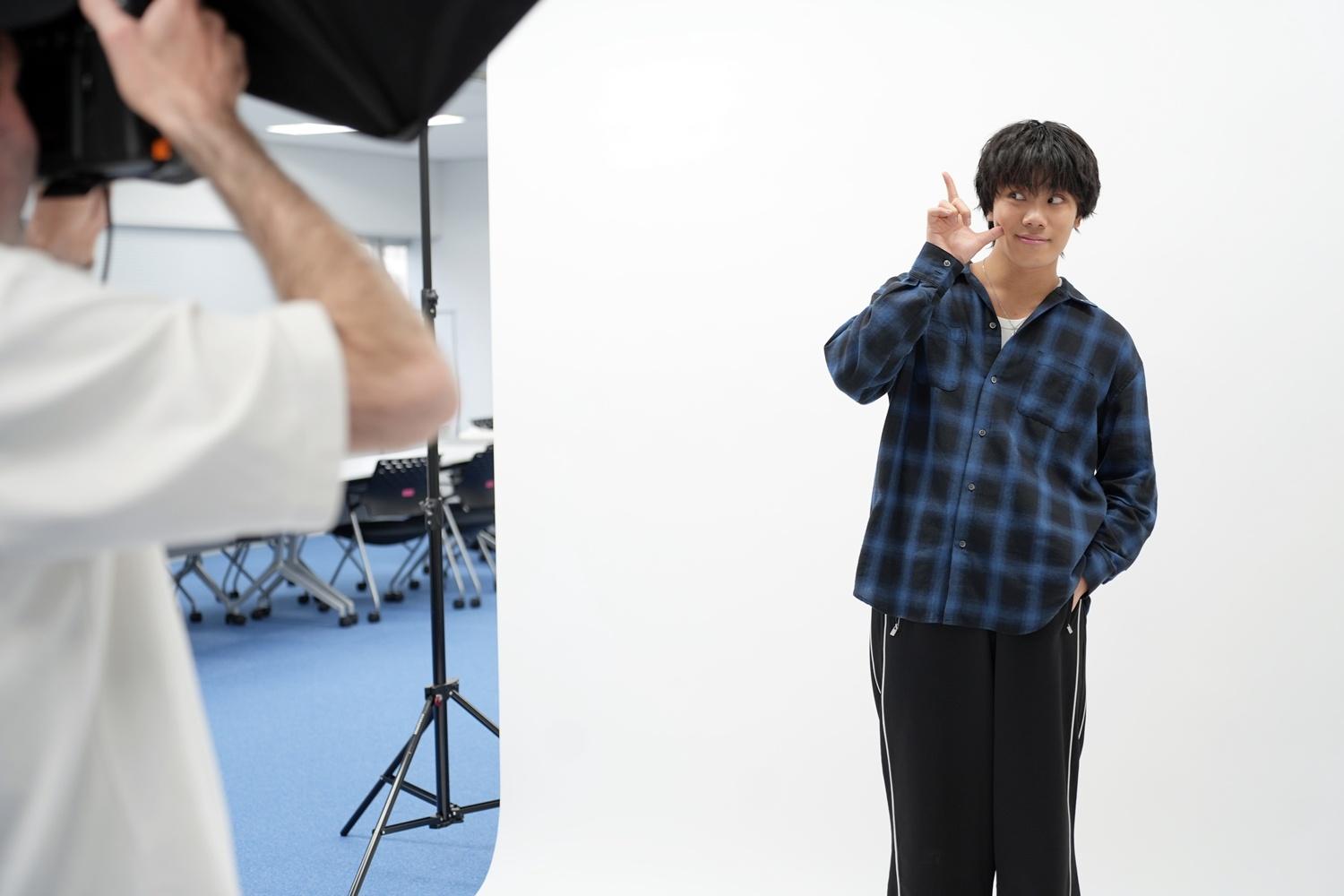 メンバーがセレクトした写真は？「ヴィクトリーグ！」番組グッズ制作の裏側公開