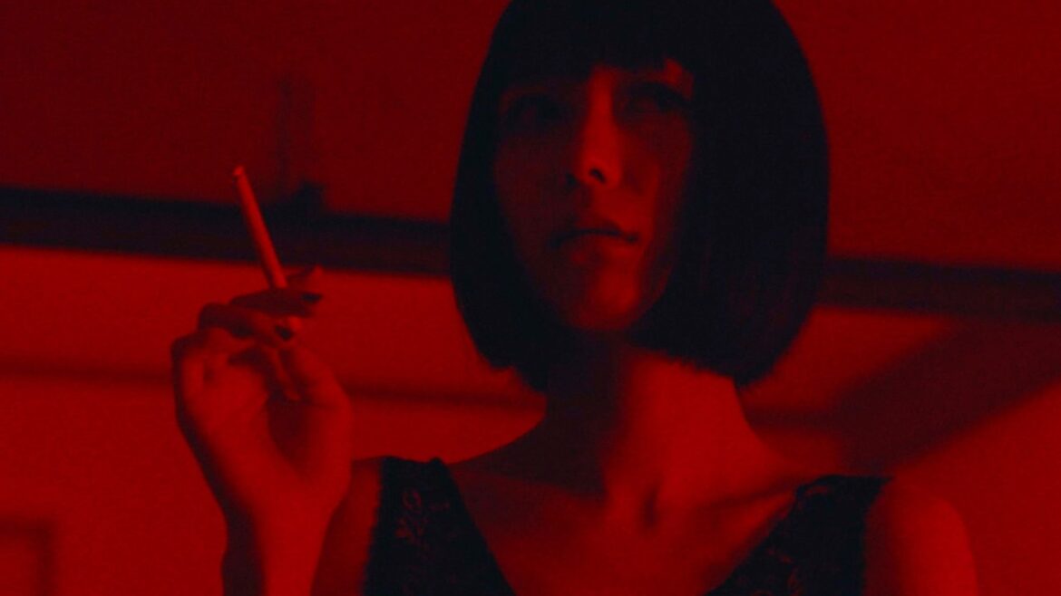 コールガールとして働く女と奇妙な客の呪われた悪夢/映画『NEW RELIGION』予告編 コールガールとして働く女と奇妙な客の呪われた悪夢/映画『NEW RELIGION』予告編