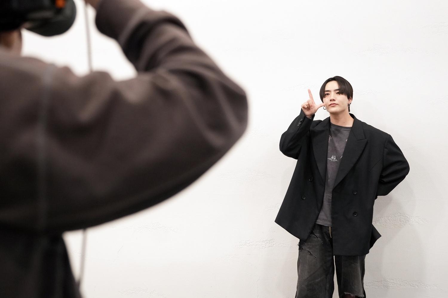 メンバーがセレクトした写真は？「ヴィクトリーグ！」番組グッズ制作の裏側公開