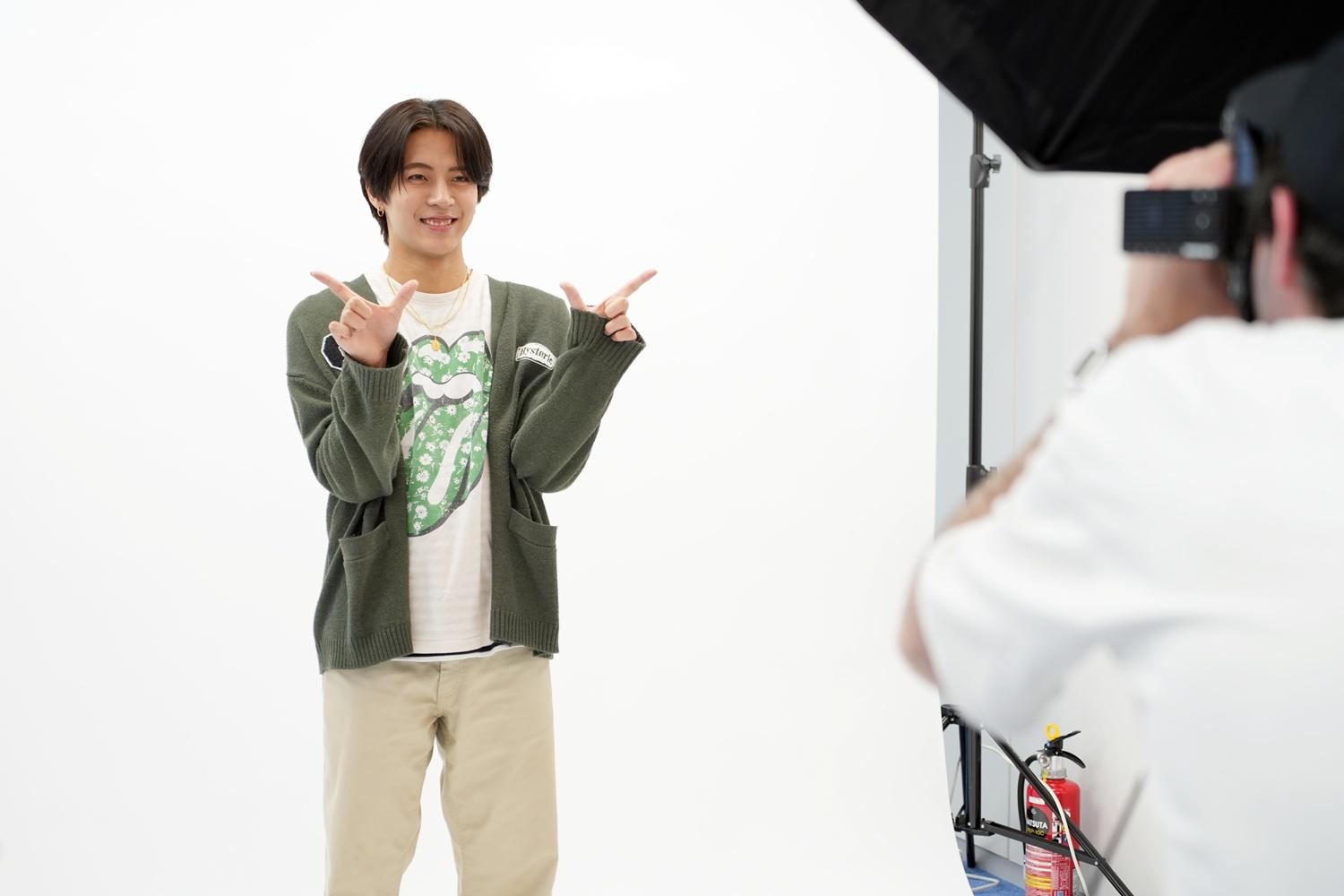 メンバーがセレクトした写真は？「ヴィクトリーグ！」番組グッズ制作の裏側公開