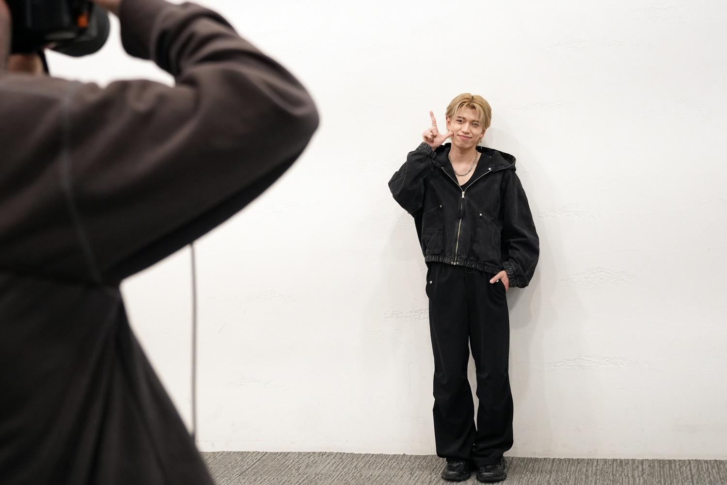 メンバーがセレクトした写真は？「ヴィクトリーグ！」番組グッズ制作の裏側公開