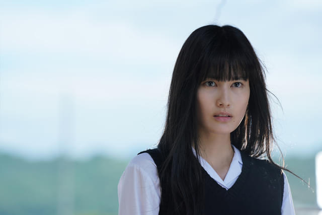 美雪の同級生・友恵（橋本愛）