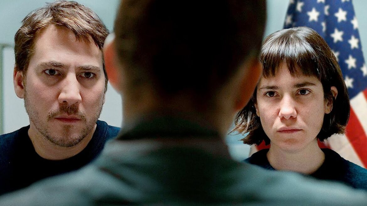 入国審査、なせか入国できないカップル…／映画『入国審査』予告編