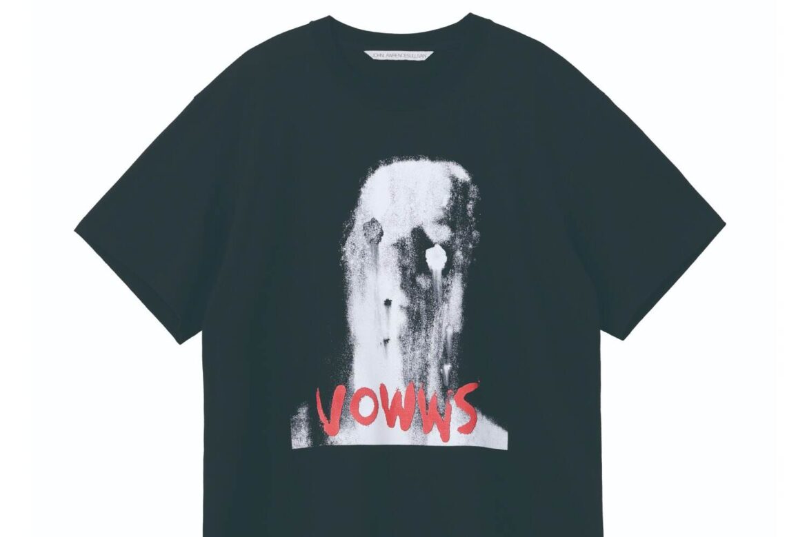 ジョン ローレンス サリバン×音楽デュオ「ヴァウズ」ダークな世界観を表現したプリントTシャツ - ファッションプレス