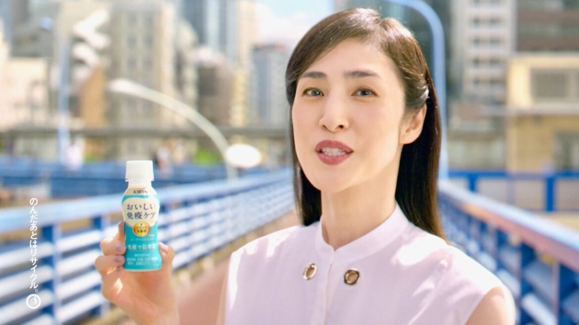 天海祐希、猛暑の夏にも！広瀬アリスへ颯爽と免疫アドバイス／キリン おいしい免疫ケア CM＋インタビュー