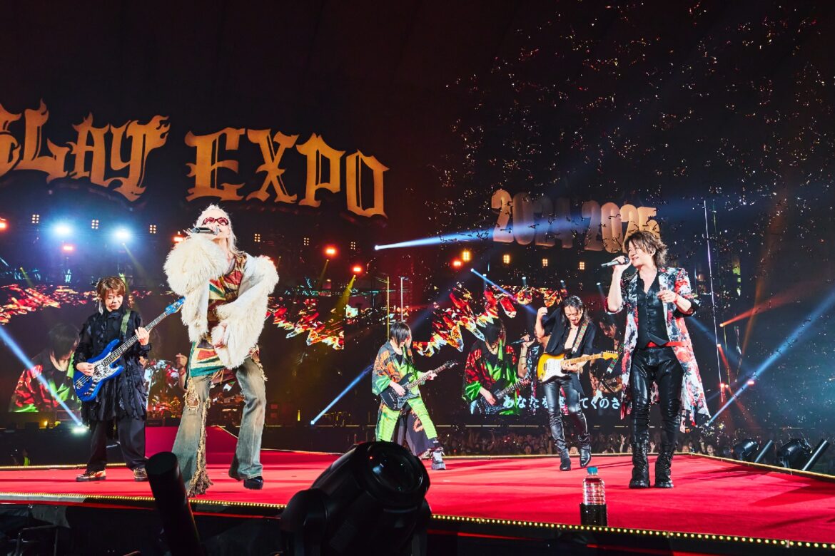 L'Arc～en～Cielのhyde(左)とGLAY