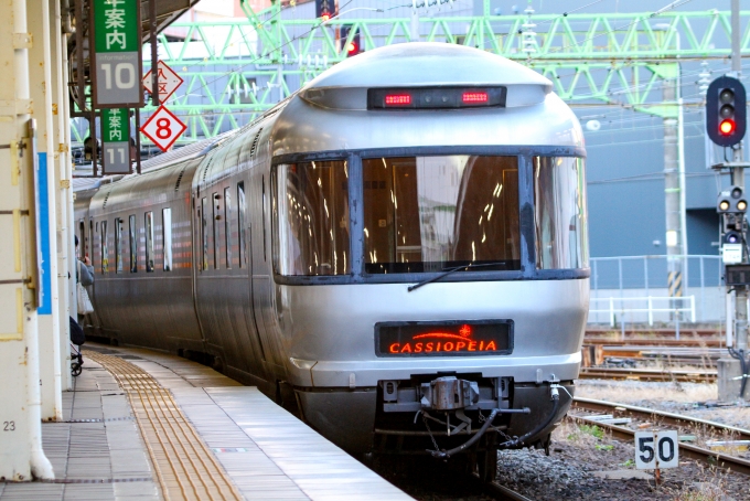 ニュース画像：E26系 2022年12月23日撮影 - 「最高級の寝台列車を走らせろ！BSフジ 鉄道伝説、E26系「カシオペア」 6月21日放送」
