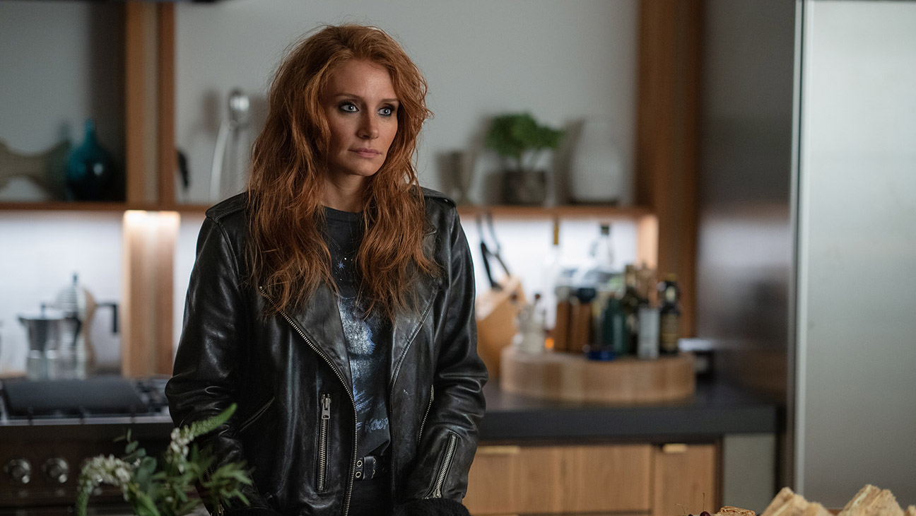 ブライス・ダラス・ハワード、映画『ディープ・カバー ~即興潜入捜査~』写真:Peter Mountain/COPERTURA PRODUCTIONS LTD.