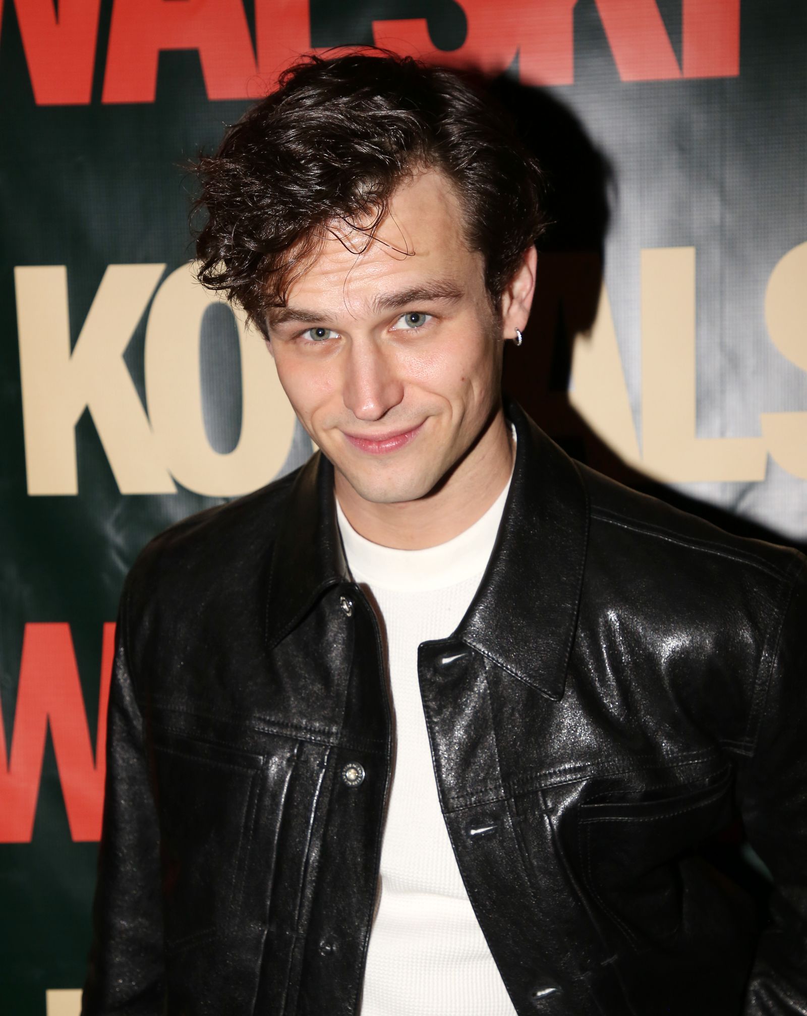 ブランドン・フリンBrandon Flynn poses at the opening night after party for the new play Kowalski at The West Bank Cafe on January...