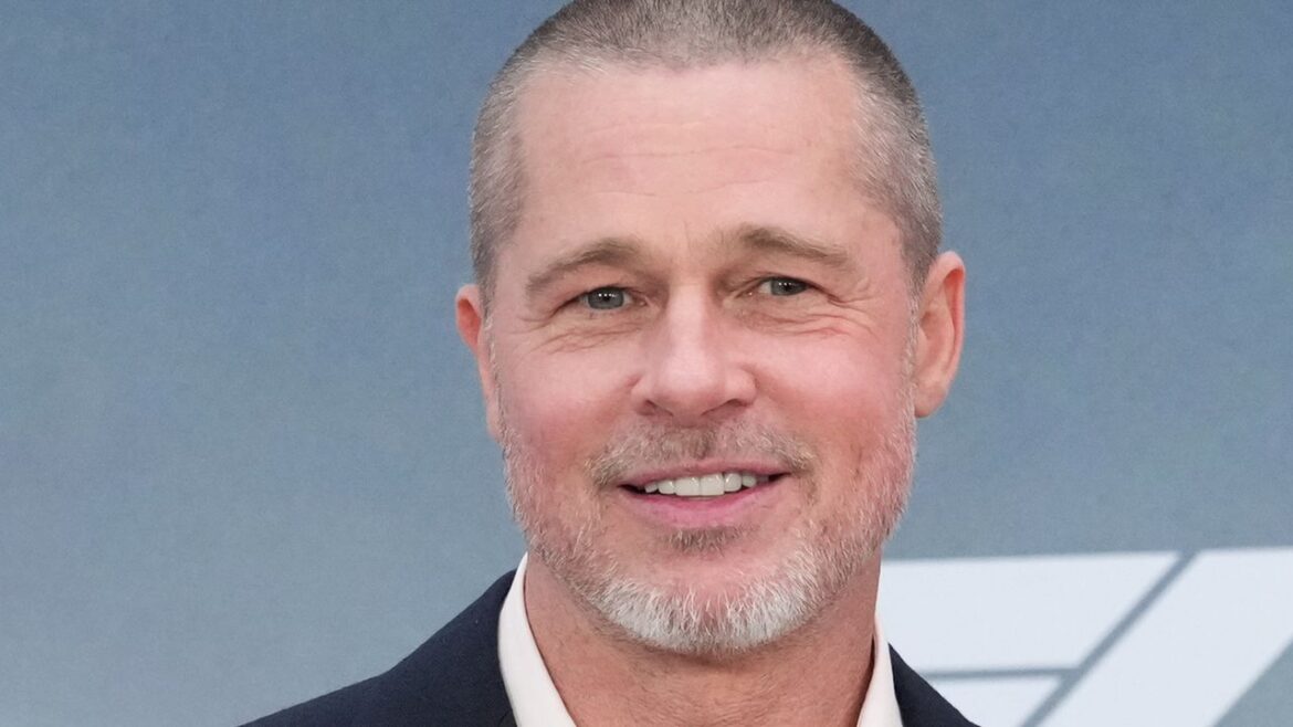 ブラッド・ピット、若手俳優はヒーロー映画出演のプレッシャーを感じていると指摘 | Vogue Japan