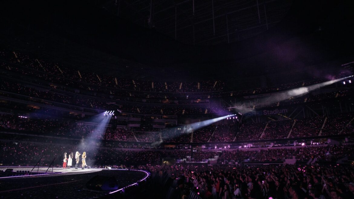 BLACKPINKは週末にSoFi スタジアムで2夜連続公演を行った。YG ENTERTAINMENT