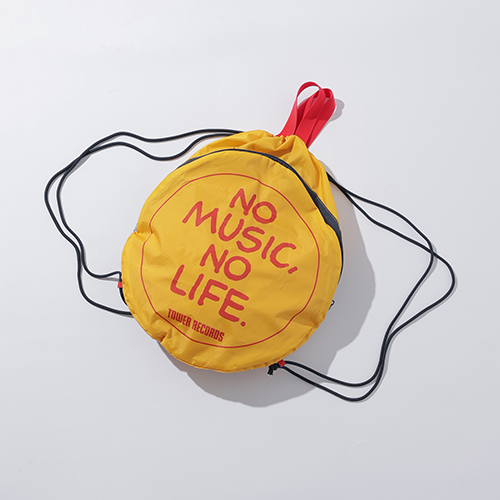 「niko and ...（ニコアンド）」と「タワーレコード」のコラボグッズ「TOWER RECORDS × niko and ... ナップサック」