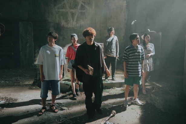 新たな参加者も招き、「カラダ探し」の呪いの秘密に迫っていく