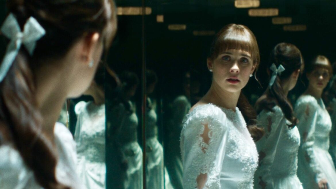【死霊館】ウォーレン夫妻の“最後の事件”にアナベル、かつての悪魔の姿も／映画『死霊館 最後の儀式』予告編