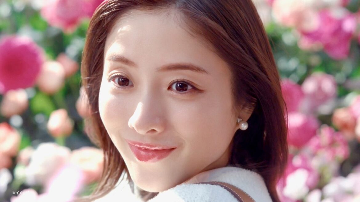 石原さとみ、約8000本の生花に「花王の本気を感じた」／花王ハミングフレア CM＋メイキング＋インタビュー