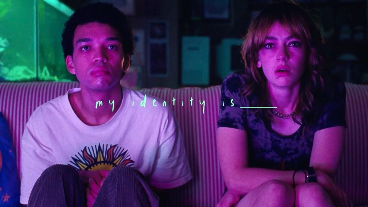 女子よりTV番組の方が好き…生きづらい現実世界を忘れさせてくれるから／A24最新作映画『テレビの中に入りたい』特別映像