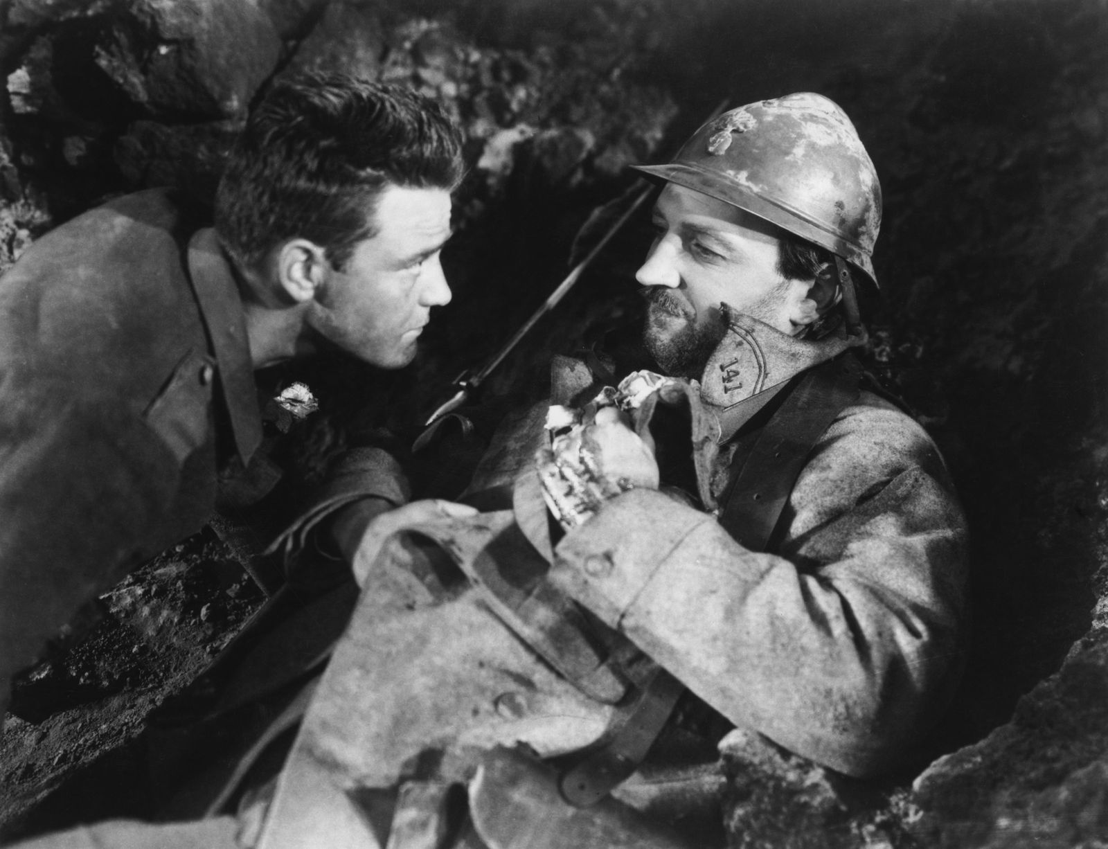 『西部戦線異状なし』Lew Ayres  and Raymond Griffith  star in the war film 'All Quiet on the Western Front' 1930.