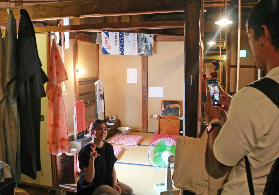 映画「国宝」の世界に浸る ロケ地の豊岡・出石永楽館にファン続々 「喜久雄」の鏡台など展示|但馬 – 神戸新聞 映画「国宝」の世界に浸る ロケ地の豊岡・出石永楽館にファン続々 「喜久雄」の鏡台など展示|但馬 - 神戸新聞