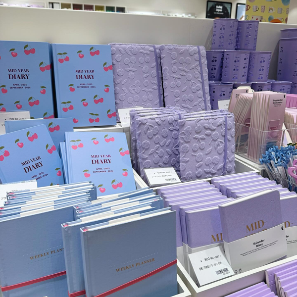 フライングタイガーのノート売り場