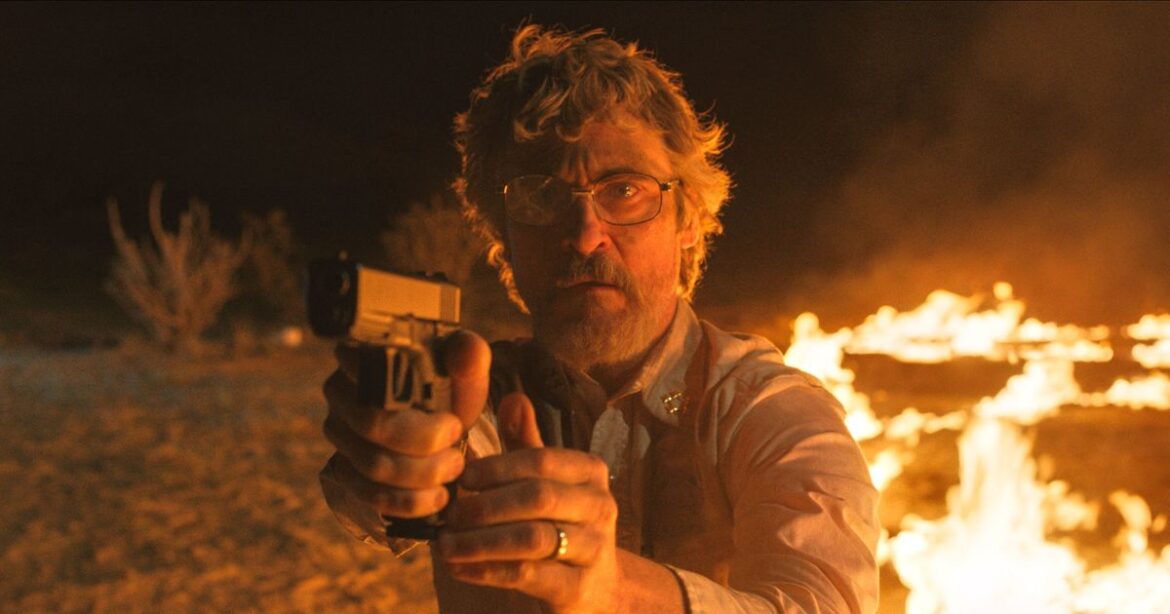 ホアキン・フェニックスがマシンガンぶっ放す保安官に！アリ・アスター最新作『エディントンへようこそ』予告公開 - シネマトゥデイ