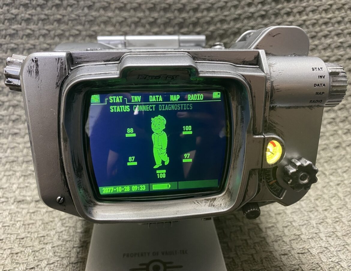 「フォールアウト」ドラマ版「Pip-Boy レプリカ」レビュー - GAME Watch