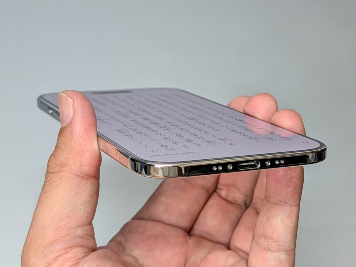 【山口真弘の電子書籍タッチアンドトライ】iPhone Airは薄さと軽さが電子書籍にベストマッチ？買って分かった長所と短所 - PC Watch