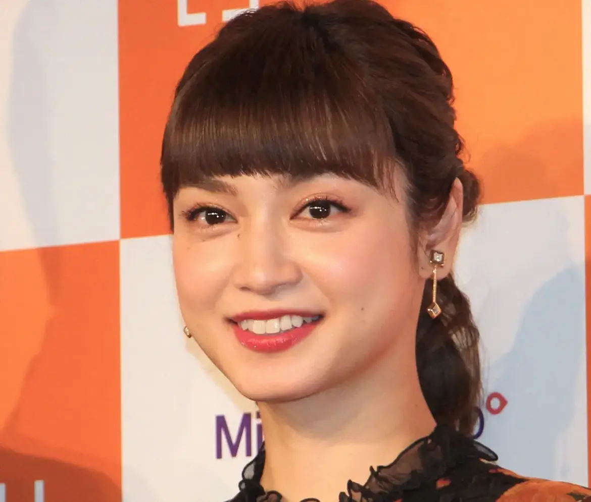 平愛梨　「およよ！？」妹・平祐奈のドラマでの扮装姿はまさかの…「見た瞬間うれしくて感動！！」 - スポニチ Sponichi Annex 芸能