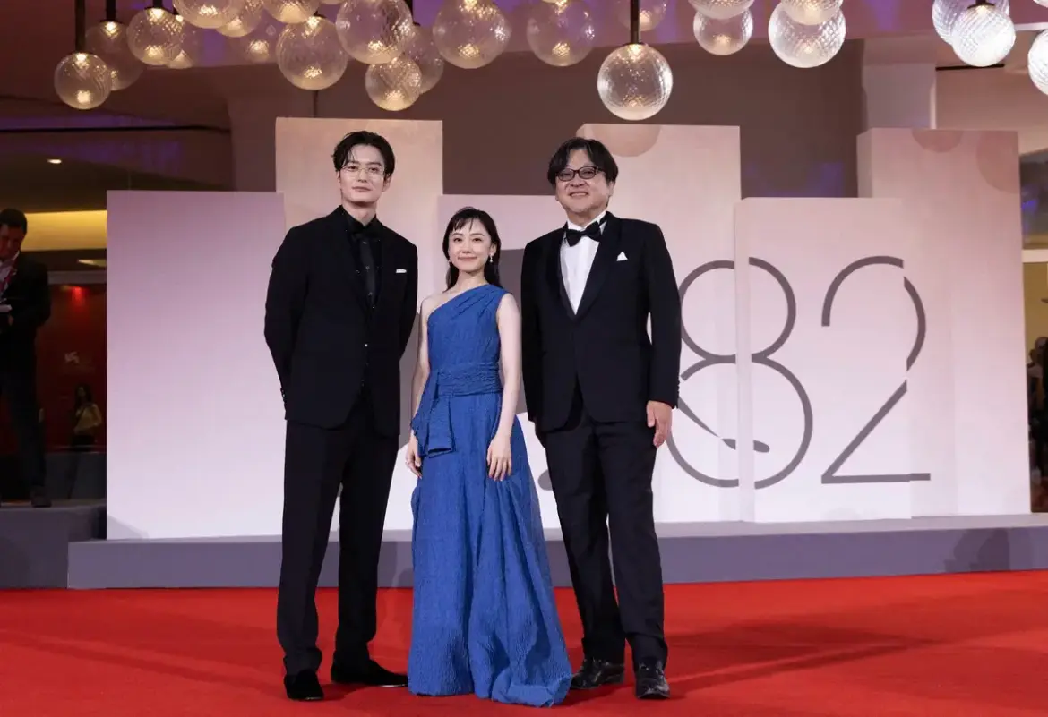 芦田愛菜＆岡田将生、ベネチア映画祭で10分超スタンディング！細田守監督最新作　上映券“異例”争奪戦 - スポニチ Sponichi Annex 芸能