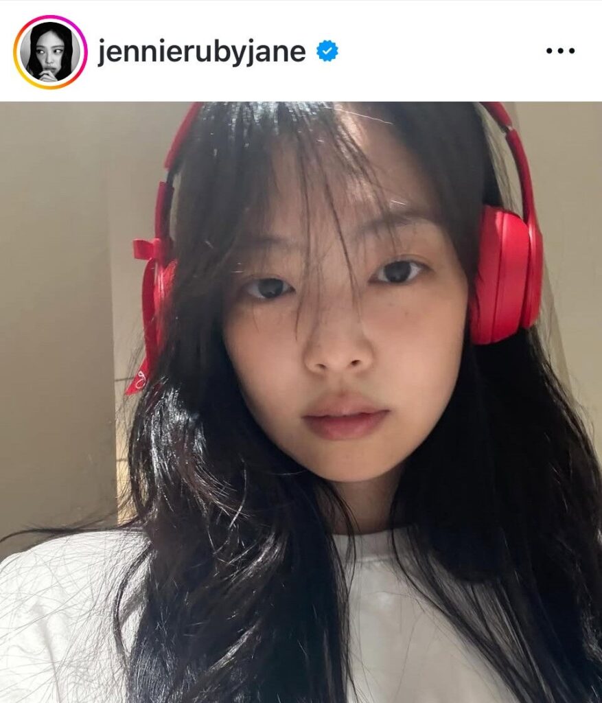 「まるで少女」BLACKPINK・ジェニー、すっぴん姿に騒然「すごいベビーフェース」「29歳って本当?」 – スポーツ報知 BLACKPINK・ジェニーのインスタグラム(@jennierubyjane)より