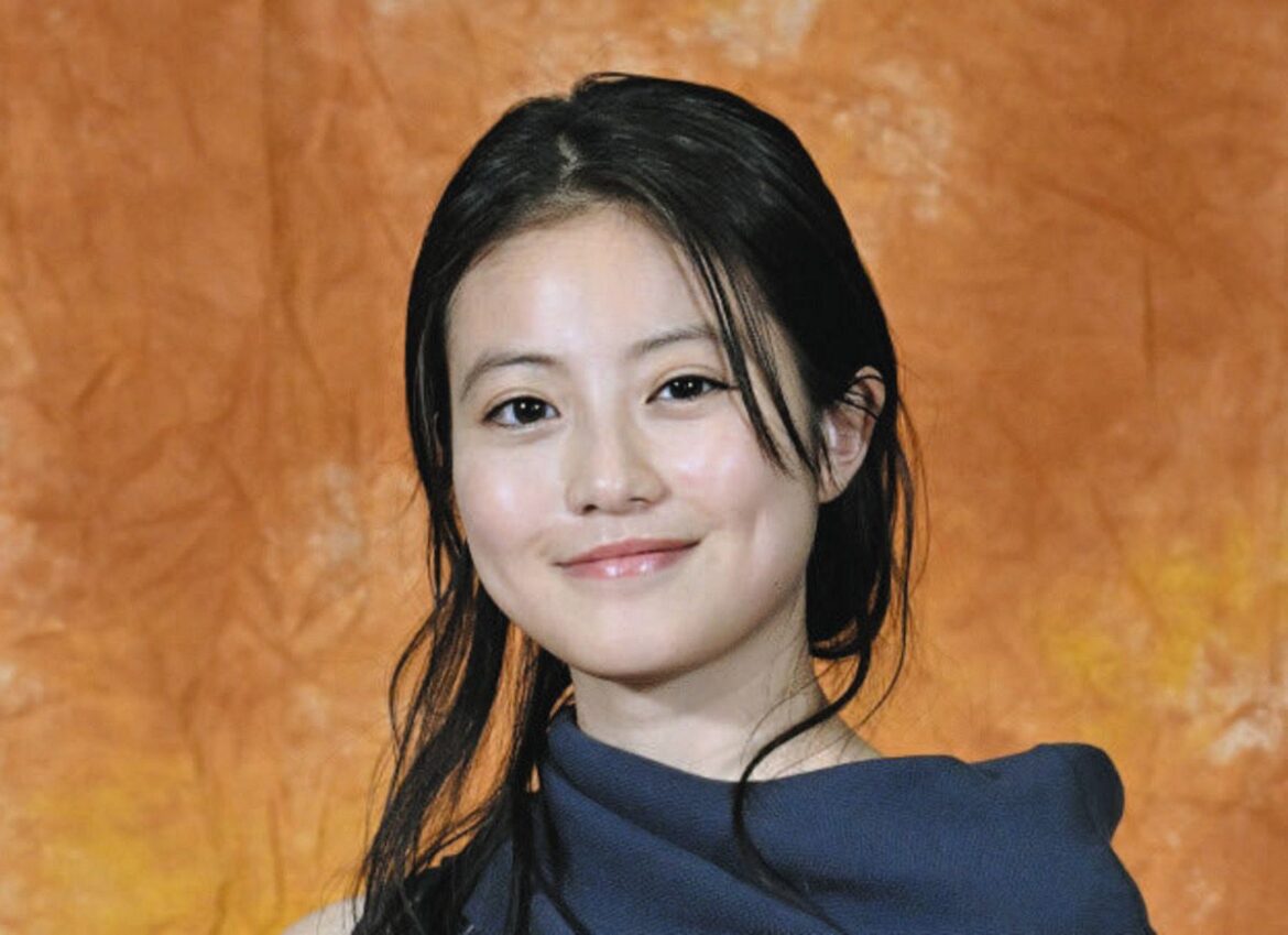 【あんぱん】のぶ(今田美桜)が手にするカメラ、もしかして… 気が付いた視聴者「おおおお!!!ちゃんと持ってた」「ちょっと 泣ける」(中日スポーツ) – Yahoo!ニュース 【あんぱん】のぶ(今田美桜)が手にするカメラ、もしかして… 気が付いた視聴者「おおおお!!!ちゃんと持ってた」「ちょっと 泣ける」(中日スポーツ) - Yahoo!ニュース