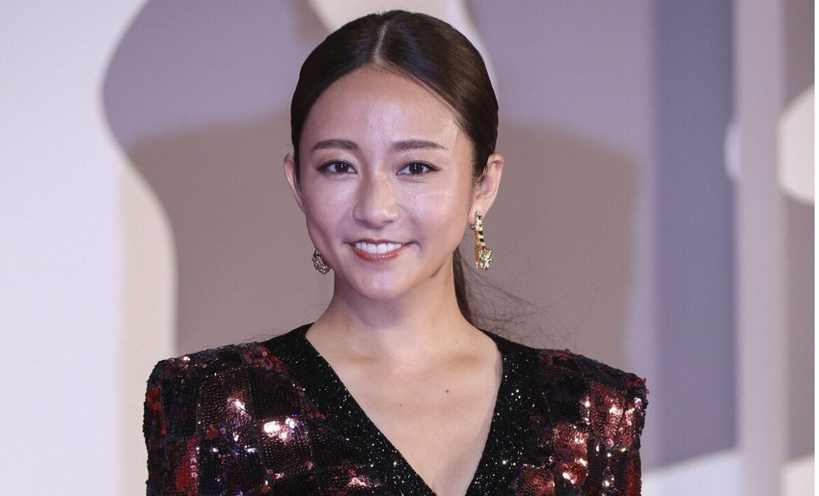 〈木曜劇場 愛の、がっこう 最終回きょう〉「木村文乃」主演ドラマ「愛の、がっこう。」トラブル続きで心配される“重圧”と“体調” - AERA DIGITAL
