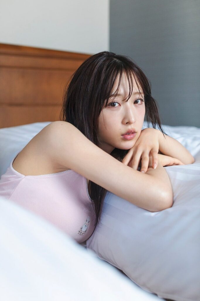 AKB48 小栗有以 1stフォト＆スタイルブック 2025年12月5日発売決定！ | 株式会社　宝島社のプレスリリース