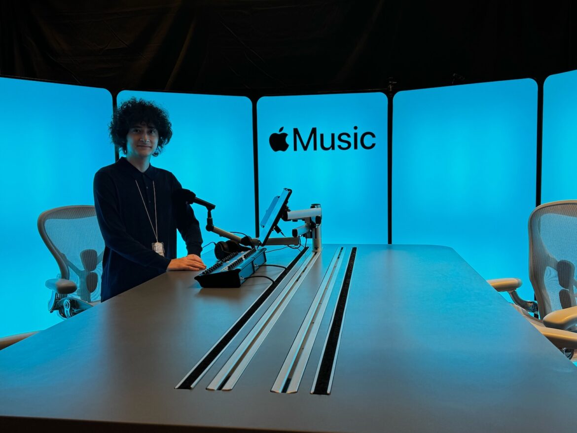 Apple Musicは“音楽体験”を広げ続ける 「歌詞翻訳・発音ガイド」「カラオケパーティー」機能の追加に思うこと|Real Sound|リアルサウンド テック Apple Musicが新機能を追加